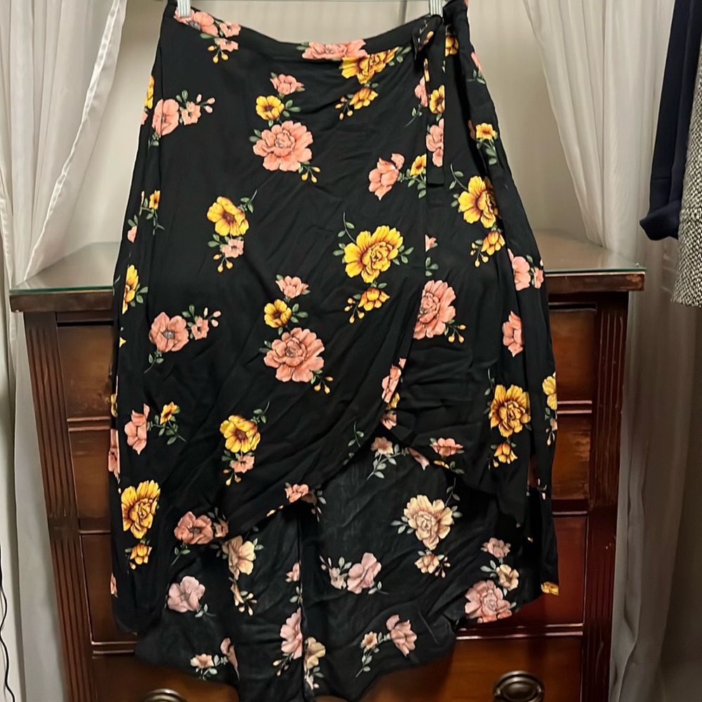 Xhilaration Women's XL Black, Pink, Yellow Flower Pattern Wrap High Low Skirt